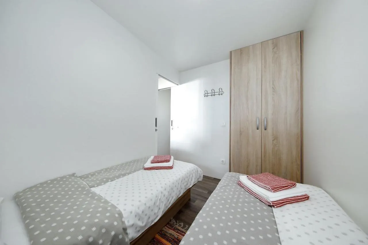 Holiday home Mobile Home Kalcit Biograd Na Moru