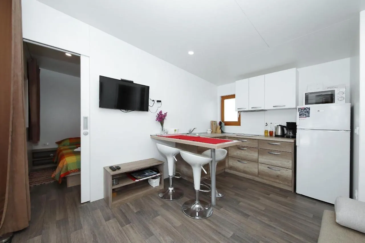 Mobile Home Kalcit Biograd Na Moru 0*,
