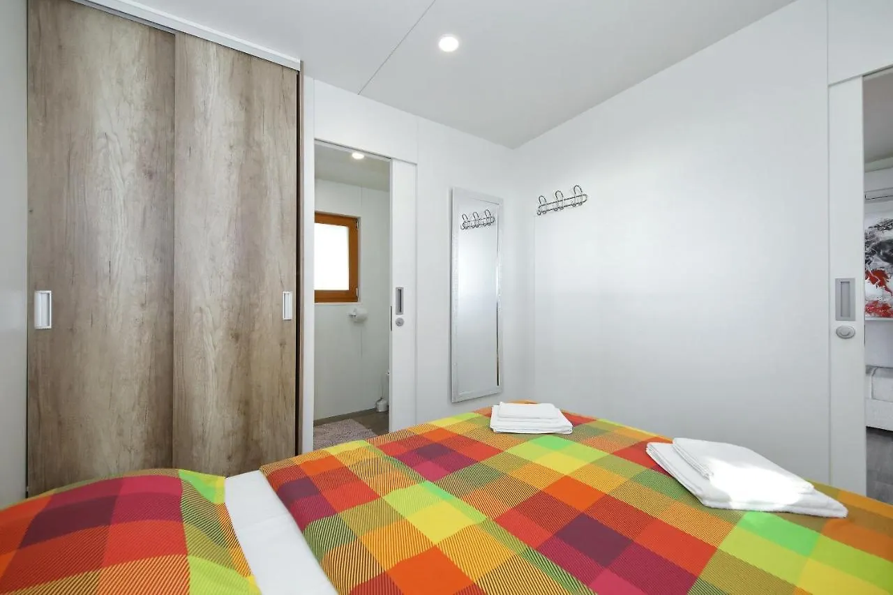Mobile Home Kalcit Biograd Na Moru Croatia